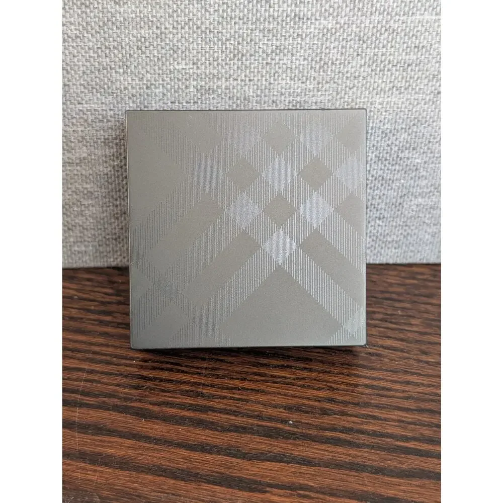 Burberry Light Neutral No.30 Compact